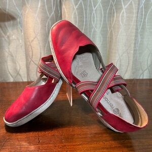 Remonte Red Leather Cross-Strap Mary Jane Shoes